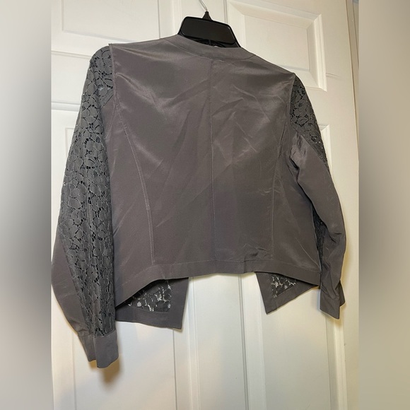 Club Monaco Woman’s Silk Lace Blazer Size XS Cardigan Gray 3/4 Sleeve Cropped - Picture 6 of 10